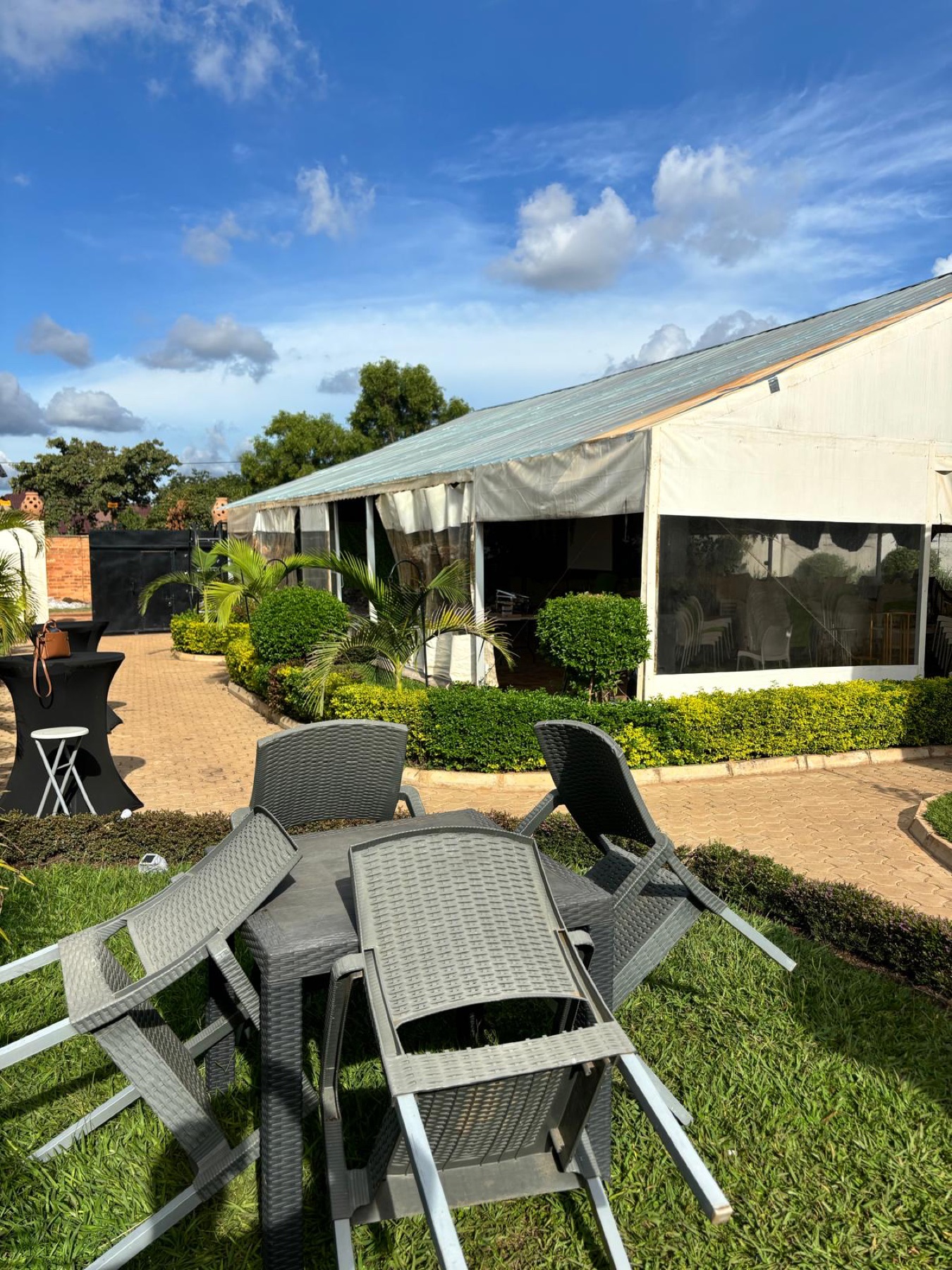 Espace événementiel et cocktail dans le jardin
